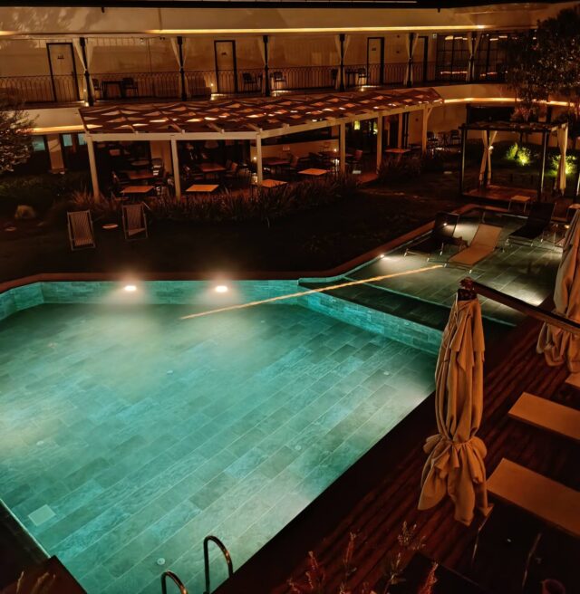 MŎLA CUNDA Hotel gece